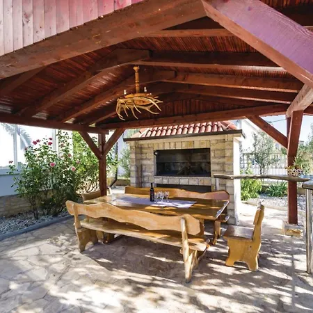 Holiday home Ksenija
